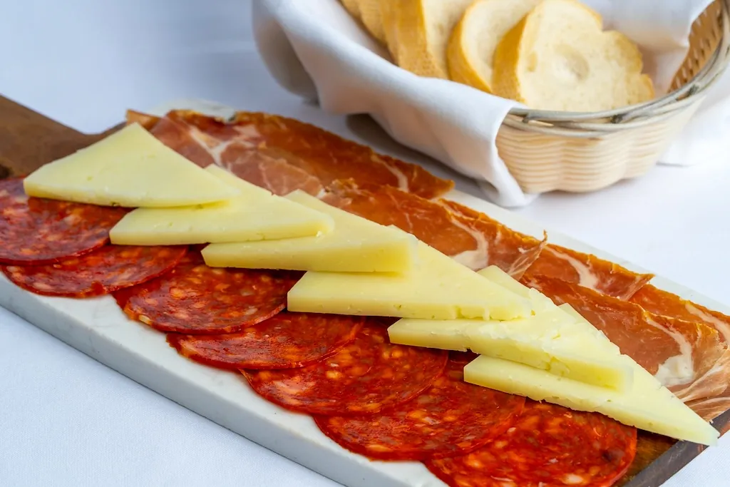 Tabla Ibérica board of Spanish cured meats and cheeses at Los Gallegos Miami